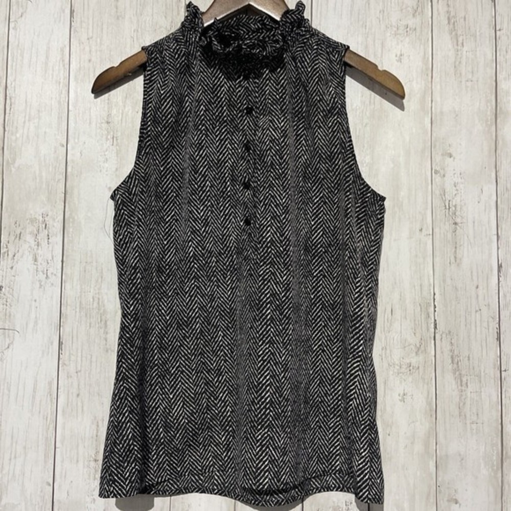 J.Crew 4 Sleeveless Blouse Women Black‎ White Excellent Herringbone Ruffle Neck